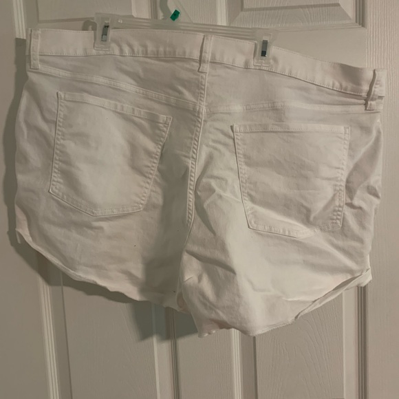 White short - Picture 2 of 2